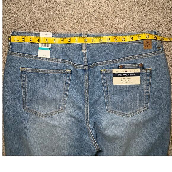 Tommy Hilfiger - Light Wash Cuffed Hipster Jeans - Size 16 - Picture 16 of 16